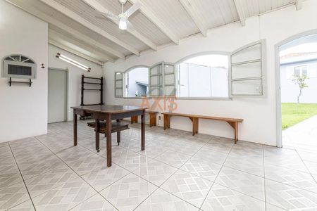 5_photo/94dce4906b.b2c19ff7a4d03b93-ATLAS-905b3fb7-0693-4130-a048-d9d45940476d.jpg de casa à venda com 4 quartos, 162m² em Parolin, Curitiba