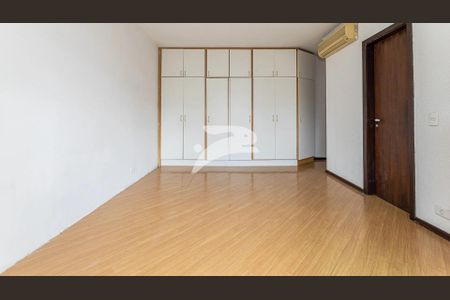 30_photo/94dce491df.048dc31d3d231d54-ATLAS-2550635c-fb47-40a5-8edf-e245f8e96130.jpg de casa à venda com 0 quarto, 330m² em Parolin, Curitiba