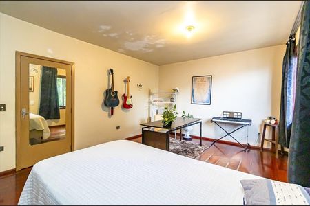 6_photo/94dce4931f.8f676abdede6c463-ATLAS-1f62e59f-4dd2-44c0-9aca-2c3103f741d5.jpg de casa à venda com 4 quartos, 650m² em Parolin, Curitiba