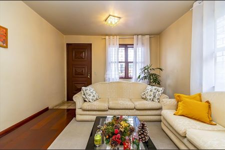 5_photo/94dce4931f.8f676abdede6c463-ATLAS-c378af0d-4df0-46d8-8f1a-aaf0a8ea8e26.jpg de casa à venda com 4 quartos, 650m² em Parolin, Curitiba