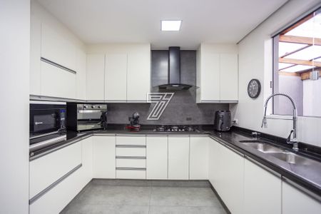 11_photo/94dce493f9.8c2ca795ebaebe51-ATLAS-d66b8cd4-a2f8-4fcf-aa83-a7c277cee804.jpg de casa à venda com 4 quartos, 280m² em Parolin, Curitiba