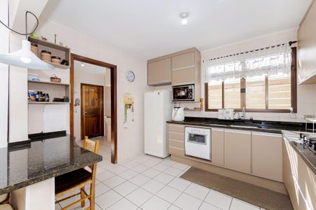 6_photo/94dce497a9.7a69ff73eb43ff8d-ATLAS-93811ecd-4337-426f-8a7b-02ad7bdf9689.jpg de casa à venda com 3 quartos, 244m² em Guaíra, Curitiba