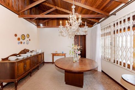 2_photo/94dce497a9.7a69ff73eb43ff8d-ATLAS-d386123f-8929-4d53-8f86-069f45f2bd67.jpg de casa à venda com 3 quartos, 244m² em Guaíra, Curitiba