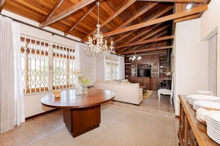 11_photo/94dce497a9.7a69ff73eb43ff8d-ATLAS-dce33191-c2d9-412f-a768-96c9b02156e4.jpg de casa à venda com 3 quartos, 244m² em Guaíra, Curitiba