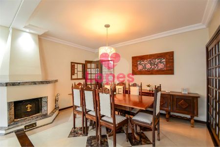 5_photo/94dce49919.c64c8e3c826864d5-ATLAS-3f2aab4c-43d2-4972-82f8-16365376a7b0.jpg de casa à venda com 5 quartos, 354m² em Guaíra, Curitiba