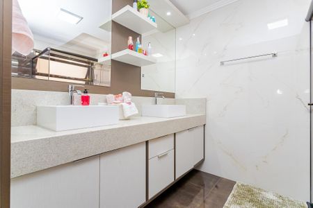 37_photo/94dce499af.e36cf7204ae9d2f3-ATLAS-2968f688-a655-43a8-9185-b5265171cada.jpg de casa à venda com 3 quartos, 307m² em Guaíra, Curitiba