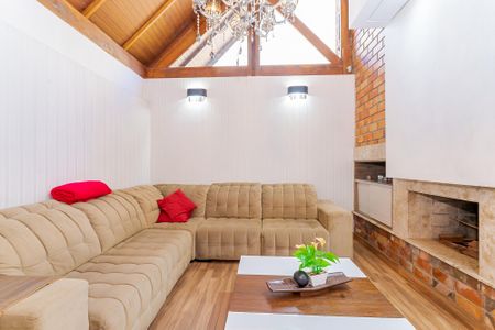 3_photo/94dce499af.e36cf7204ae9d2f3-ATLAS-3274d689-fe89-4560-b143-6c60fa5c52e7.jpg de casa à venda com 3 quartos, 307m² em Guaíra, Curitiba