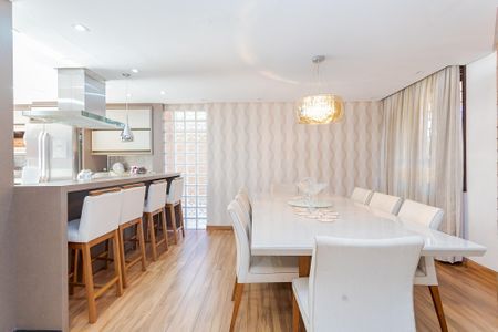 13_photo/94dce499af.e36cf7204ae9d2f3-ATLAS-5d76d526-e294-49cd-bfbe-5b3f9f6593bd.jpg de casa à venda com 3 quartos, 307m² em Guaíra, Curitiba