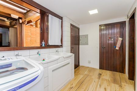 16_photo/94dce499af.e36cf7204ae9d2f3-ATLAS-7986e727-5483-4c4e-a62b-0adadb498e75.jpg de casa à venda com 3 quartos, 307m² em Guaíra, Curitiba