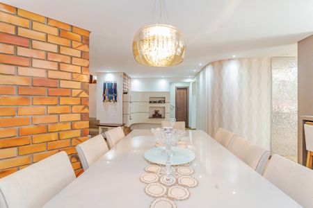 10_photo/94dce499af.e36cf7204ae9d2f3-ATLAS-b07a9c21-6253-4dda-8a30-28dbcbe89ebf.jpg de casa à venda com 3 quartos, 307m² em Guaíra, Curitiba