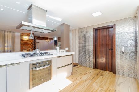 24_photo/94dce499af.e36cf7204ae9d2f3-ATLAS-b1a217f4-27d9-4033-84fc-77c53e622196.jpg de casa à venda com 3 quartos, 307m² em Guaíra, Curitiba