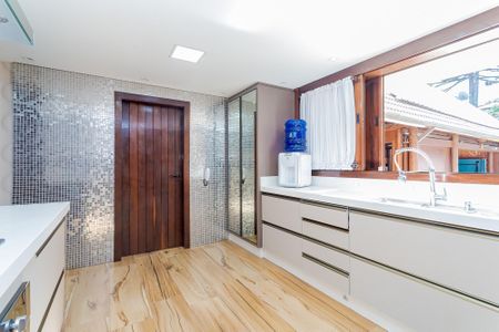 19_photo/94dce499af.e36cf7204ae9d2f3-ATLAS-cd7c9905-3e1b-4c7b-8a57-93df1910ebe1.jpg de casa à venda com 3 quartos, 307m² em Guaíra, Curitiba