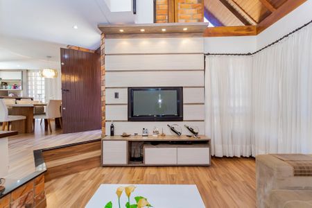 6_photo/94dce499af.e36cf7204ae9d2f3-ATLAS-ead8cfbc-196b-44e0-8d0a-6f8a2316f1cb.jpg de casa à venda com 3 quartos, 307m² em Guaíra, Curitiba