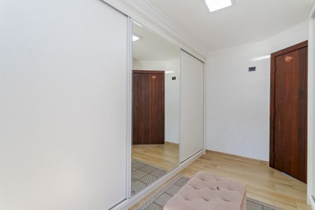 47_photo/94dce499af.e36cf7204ae9d2f3-ATLAS-f6f1576d-e33a-4e58-8743-63607ef243b2.jpg de casa à venda com 3 quartos, 307m² em Guaíra, Curitiba