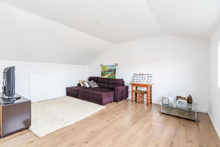 36_photo/94dce499c3.f37eb708e70dcea3-ATLAS-ded2cbd2-d2a6-4613-81b9-ad1b2c676909.jpg de casa à venda com 3 quartos, 162m² em Guaíra, Curitiba