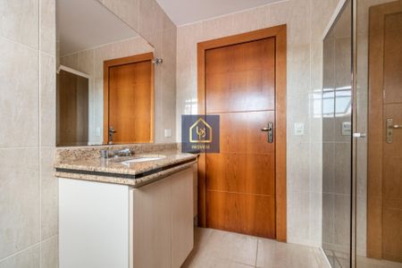 8_photo/94dce499c9.42f7906ef1b435de-ATLAS-a33b079f-d64e-49af-b0bc-9a8f008d276f.jpg de casa à venda com 3 quartos, 400m² em Guaíra, Curitiba
