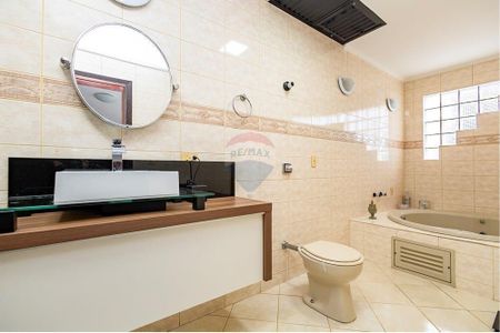 13_photo/94dce49b3f.92bd7eb76981e119-ATLAS-26d37c88-3387-4c38-b3d0-2843fa0443bb.jpg de casa à venda com 4 quartos, 214m² em Água Verde, Curitiba