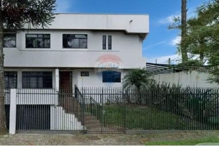 5_photo/94dce49b3f.92bd7eb76981e119-ATLAS-28d810b9-e5e4-4b19-8eed-b5bc3d63b74d.jpg de casa à venda com 4 quartos, 214m² em Água Verde, Curitiba