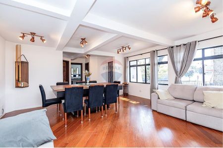 7_photo/94dce49b3f.92bd7eb76981e119-ATLAS-c5beb6cf-d9da-44bf-b9f0-bbfe5757f78a.jpg de casa à venda com 4 quartos, 214m² em Água Verde, Curitiba