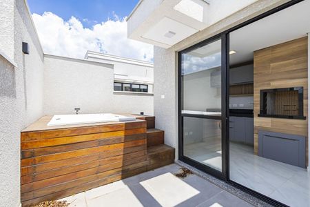 48_photo/94dce49b51.4b6ad6bc5db879b2-ATLAS-54875f8e-8b38-40b0-aa57-0edf3d98d3fe.jpg de casa à venda com 3 quartos, 158m² em Água Verde, Curitiba