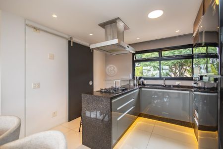 8_photo/94dce49b55.e100dba37721dde7-ATLAS-32bd030a-4054-497c-a9ac-cc9379c8ebd4.jpg de apartamento à venda com 3 quartos, 105m² em Água Verde, Curitiba