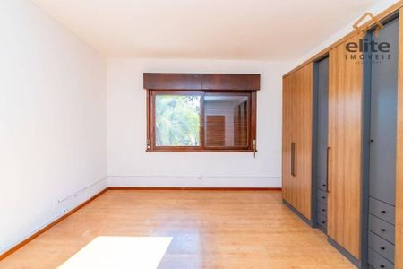 35_photo/94dce49c8b.e9bc35269128f7e8-ATLAS-1c25bd1b-9aa5-4309-bc33-7878ca30a703.jpg de casa à venda com 6 quartos, 361m² em Água Verde, Curitiba