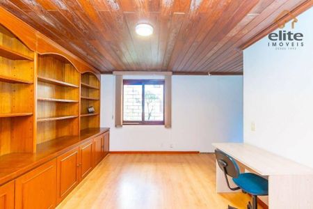 23_photo/94dce49c8b.e9bc35269128f7e8-ATLAS-1d6ffaa4-b8a1-4b27-80dc-6c44becb7a92.jpg de casa à venda com 6 quartos, 361m² em Água Verde, Curitiba