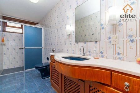 13_photo/94dce49c8b.e9bc35269128f7e8-ATLAS-2a137c81-5d53-4263-be7b-708a60330599.jpg de casa à venda com 6 quartos, 361m² em Água Verde, Curitiba