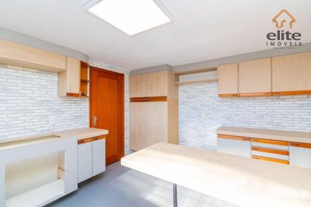 31_photo/94dce49c8b.e9bc35269128f7e8-ATLAS-400825e7-ec50-400b-9752-de5b4e8fa734.jpg de casa à venda com 6 quartos, 361m² em Água Verde, Curitiba