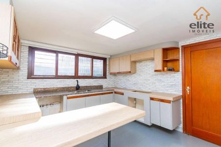 26_photo/94dce49c8b.e9bc35269128f7e8-ATLAS-42fad498-7e0e-4887-9724-a031043b3d19.jpg de casa à venda com 6 quartos, 361m² em Água Verde, Curitiba