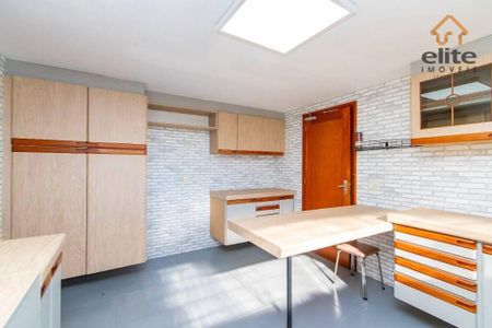 29_photo/94dce49c8b.e9bc35269128f7e8-ATLAS-5ab27f40-d51c-4ee3-a37c-6760d0f835e3.jpg de casa à venda com 6 quartos, 361m² em Água Verde, Curitiba