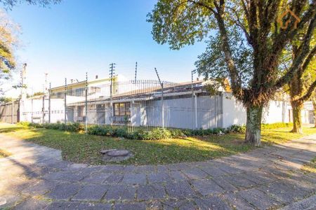 48_photo/94dce49c8b.e9bc35269128f7e8-ATLAS-61f8cd37-fed4-4cb0-bc72-72b3e116dd9c.jpg de casa à venda com 6 quartos, 361m² em Água Verde, Curitiba