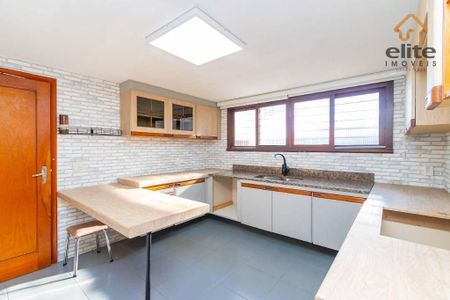 28_photo/94dce49c8b.e9bc35269128f7e8-ATLAS-9c608cf3-dae1-45ba-9022-83606ebd1b58.jpg de casa à venda com 6 quartos, 361m² em Água Verde, Curitiba