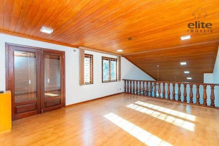 32_photo/94dce49c8b.e9bc35269128f7e8-ATLAS-ad9cd0b0-962a-42d8-ab9f-8f2dc660a123.jpg de casa à venda com 6 quartos, 361m² em Água Verde, Curitiba