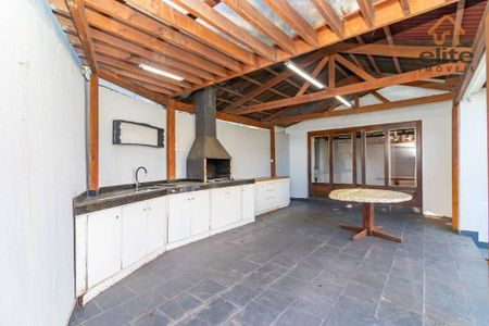 46_photo/94dce49c8b.e9bc35269128f7e8-ATLAS-c80b1863-b114-498b-8b08-3a0121a43a9b.jpg de casa à venda com 6 quartos, 361m² em Água Verde, Curitiba