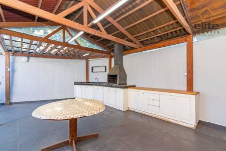 45_photo/94dce49c8b.e9bc35269128f7e8-ATLAS-db21d238-ae9f-4f89-9a1d-d1d19267e292.jpg de casa à venda com 6 quartos, 361m² em Água Verde, Curitiba