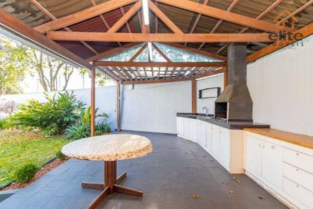 47_photo/94dce49c8b.e9bc35269128f7e8-ATLAS-e5a1157e-8498-4cb0-8619-99746ff0c707.jpg de casa à venda com 6 quartos, 361m² em Água Verde, Curitiba