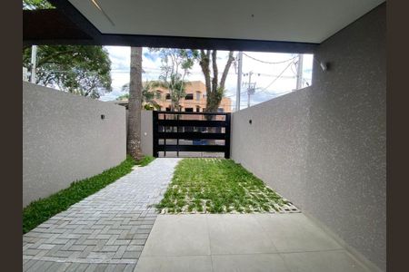 5_photo/94dce49ccb.01061cb6ad72014f-ATLAS-1c6fc8a3-397b-4292-9b3e-20102999b042.jpg de casa à venda com 3 quartos, 150m² em Água Verde, Curitiba