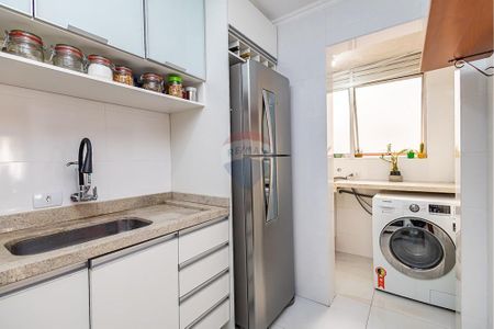 13_photo/94dce49d3d.4ac9e397404fb72c-ATLAS-52ae2e23-4a16-4a75-ab30-4797050299e1.jpg de apartamento à venda com 3 quartos, 63m² em Água Verde, Curitiba