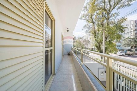 21_photo/94dce49d69.143559cf2cedd01d-ATLAS-000ea935-fe4c-49d7-b928-8ade07e9ed29.jpg de casa à venda com 3 quartos, 177m² em Água Verde, Curitiba