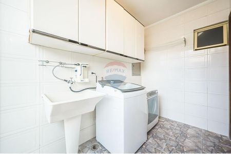 14_photo/94dce49d69.143559cf2cedd01d-ATLAS-d25dd7ad-217c-4eae-bb5c-bbc53b2eaf91.jpg de casa à venda com 3 quartos, 177m² em Água Verde, Curitiba