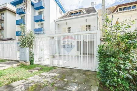 46_photo/94dce49d69.143559cf2cedd01d-ATLAS-d9161bf3-a089-4129-b548-dae9a09d31c8.jpg de casa à venda com 3 quartos, 177m² em Água Verde, Curitiba