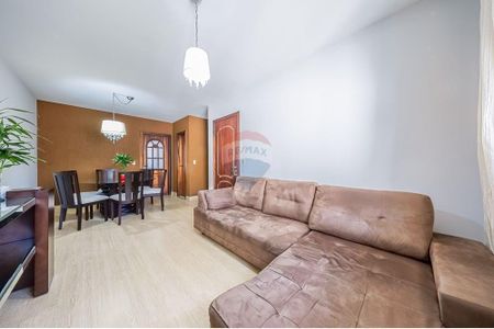 5_photo/94dce49d69.143559cf2cedd01d-ATLAS-e74231fa-e9ac-4e45-a0e4-c2c12abb36f5.jpg de casa à venda com 3 quartos, 177m² em Água Verde, Curitiba