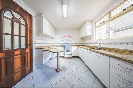 11_photo/94dce49d69.143559cf2cedd01d-ATLAS-fabc563d-9ab2-4678-b9e1-0aca6f642723.jpg de casa à venda com 3 quartos, 177m² em Água Verde, Curitiba