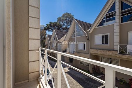 6_photo/94dce49d99.b5bd0ca03d4b24be-ATLAS-7ff67403-39c9-4c48-a14a-3f70b4aab4e7.jpg de casa de condomínio à venda com 3 quartos, 125m² em Água Verde, Curitiba