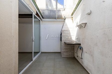 2_photo/94dce49d99.b5bd0ca03d4b24be-ATLAS-ededb577-fb36-4ff4-8a27-606fc7888b19.jpg de casa de condomínio à venda com 3 quartos, 125m² em Água Verde, Curitiba