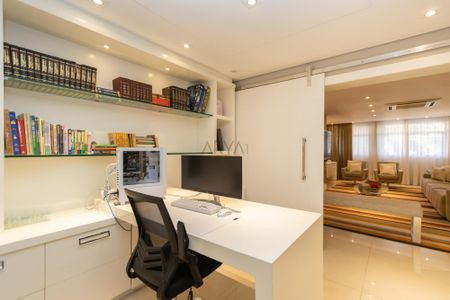 2_photo/94dce49db3.2781d2ca693b02d7-ATLAS-0ac5c91e-034b-4db2-b4c0-9ce6cd3d638b.jpg de casa à venda com 4 quartos, 514m² em Água Verde, Curitiba