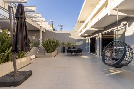 8_photo/94dce49db3.2781d2ca693b02d7-ATLAS-42e8668e-48c8-4677-891e-2758dbeadd75.jpg de casa à venda com 4 quartos, 514m² em Água Verde, Curitiba