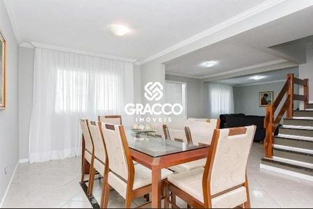 8_photo/94dce49e53.9f441d782ce8d5b6-ATLAS-dbce8e8d-ba06-4b15-ba5c-92c5b8b419f6.jpg de casa à venda com 3 quartos, 254m² em Água Verde, Curitiba