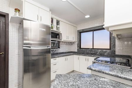 3_photo/94dce49f0b.52672f3a0664a53f-ATLAS-1f38d19e-e845-4312-9d30-1863c97af99b.jpg de casa à venda com 4 quartos, 249m² em Guaíra, Curitiba